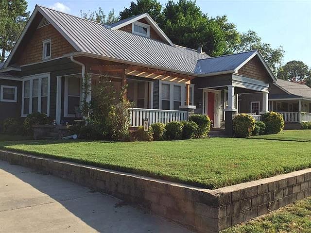 1st image of 610 Connally St