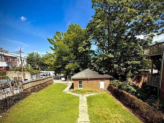 4th image of 2425 Eutaw Pl