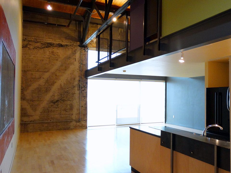 1st image of 1001 E 17th St #215
