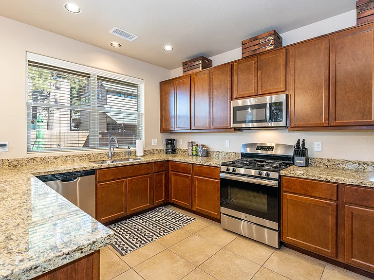 2741 W Pico Del Monte Cir — Photo 8