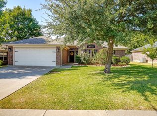 1116 Brown Crest Rd, Burleson, TX 76028