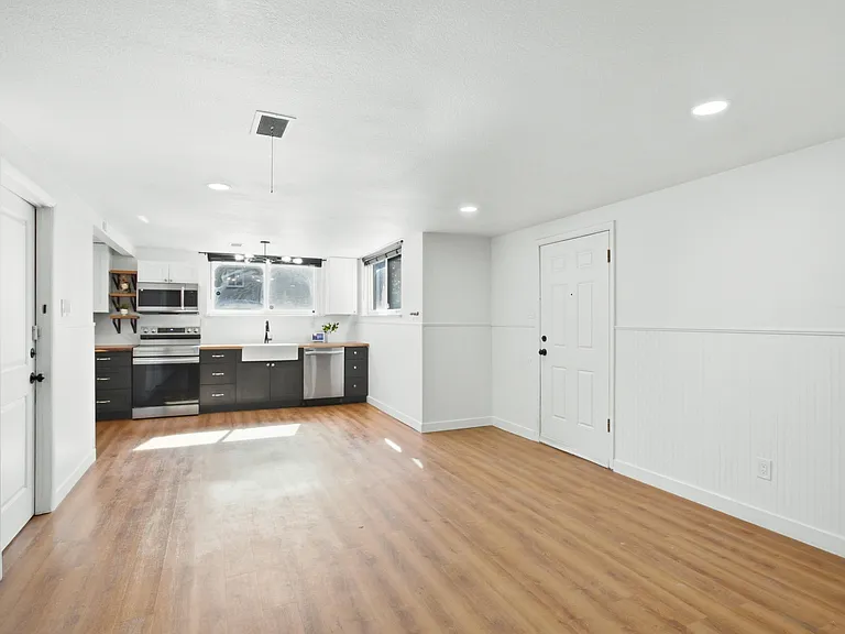 Living Room / Dining