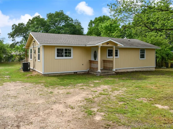 208 SE J St, Antlers, OK 74523