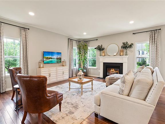5th image of 1028 Fairway Dr #47