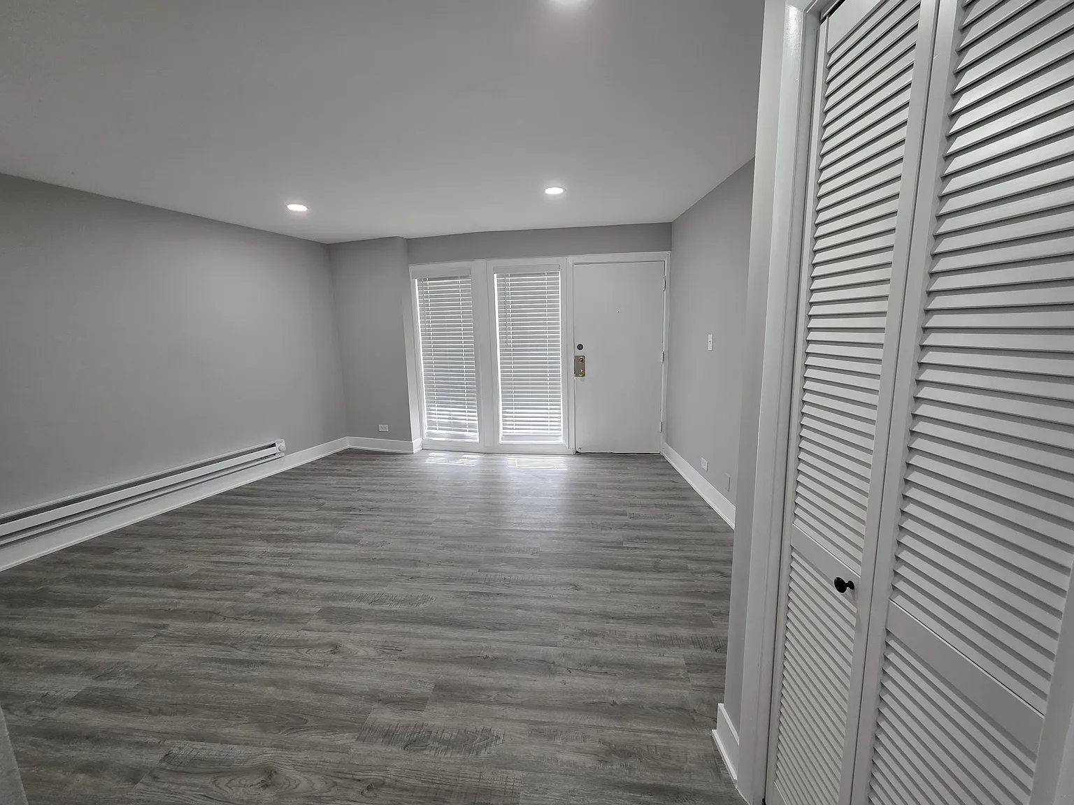 6901 N Ridge Blvd — Photo 4