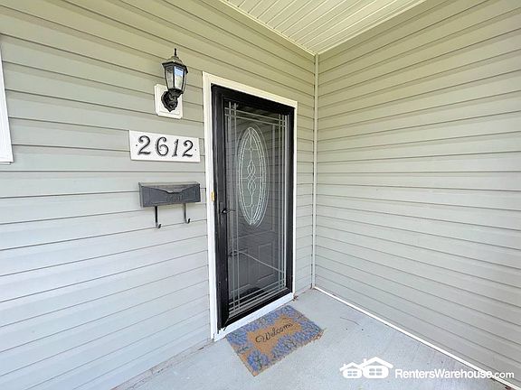 3rd image of 2612 Vincent Ave