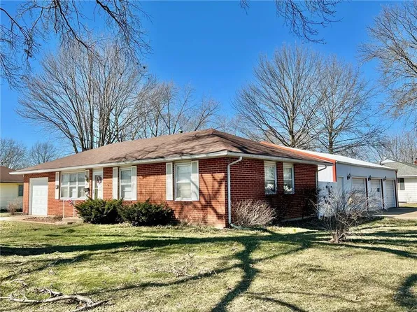 403 College St, Odessa, MO 64076