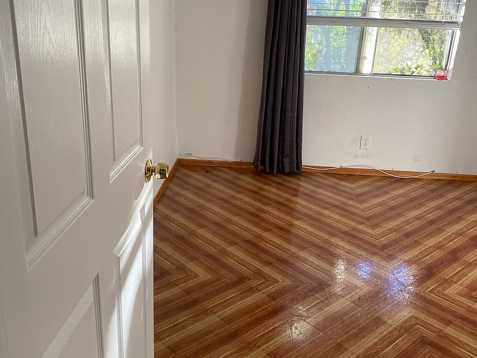 Bedroom for rent