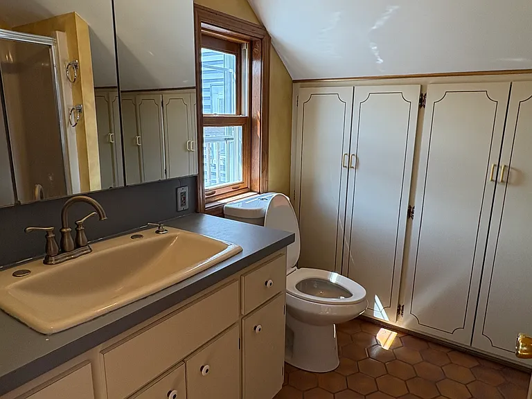 579 Bennington St #1 — Photo 10