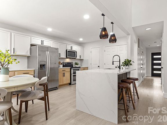 4th image of 1153 Delander Ln