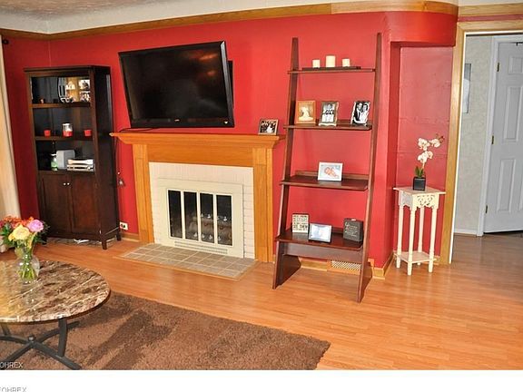4th image of 97 Arlington Cir