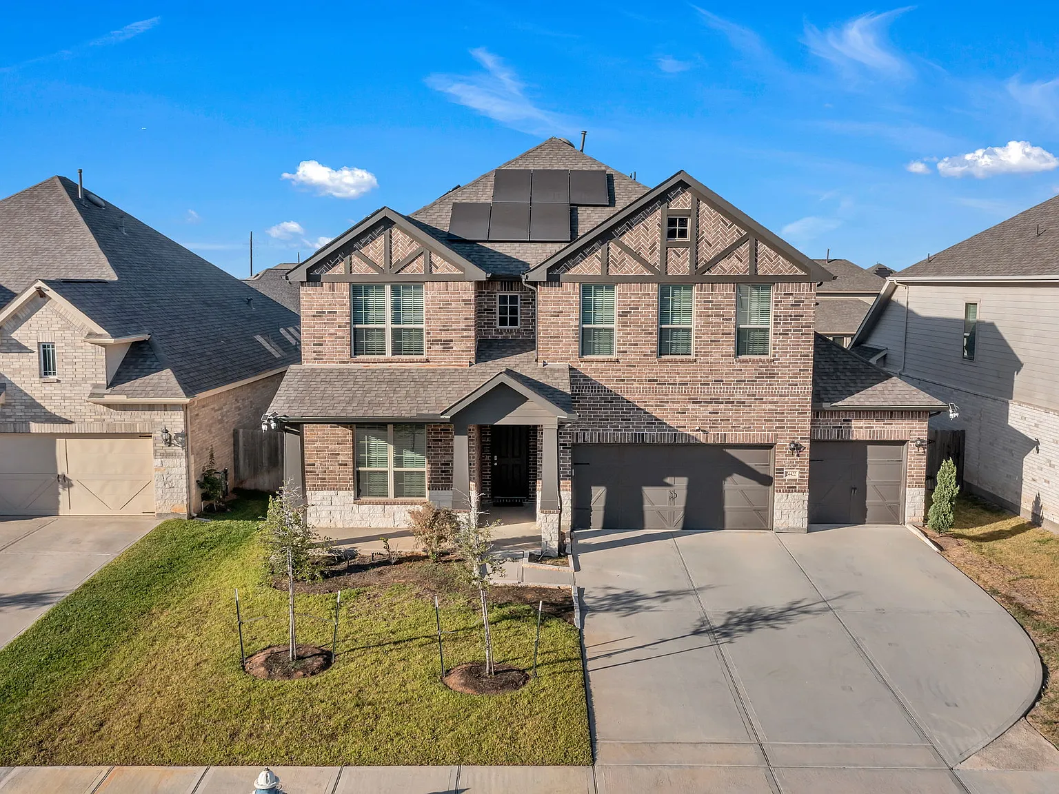6 bed, $7,599 — Photo 1