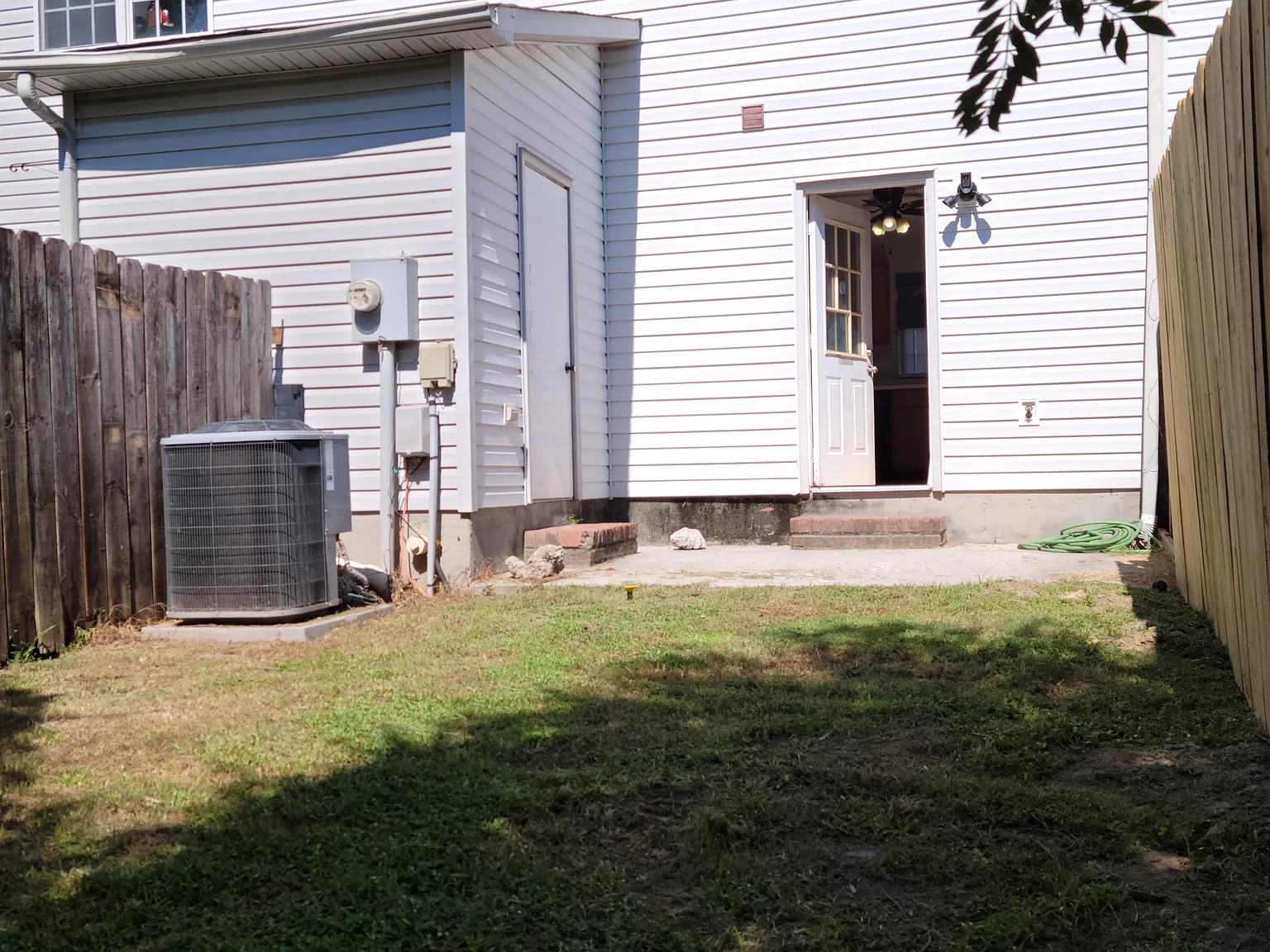 2 bed, 992 sqft, $1,100 — Photo 2