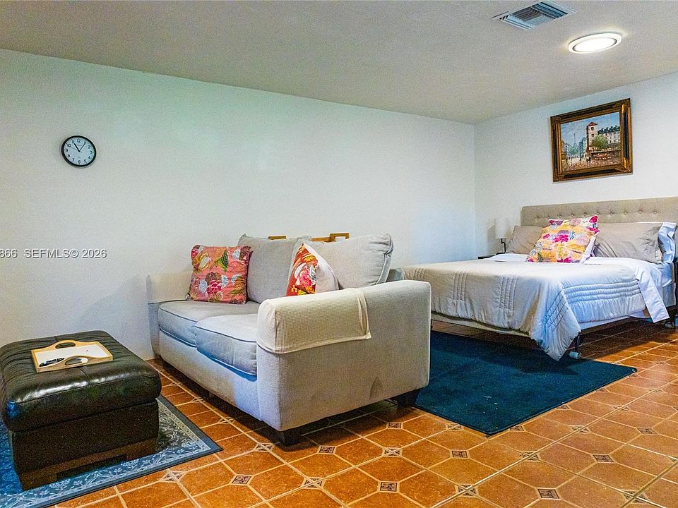 1st image of 271 NE 154th St #1