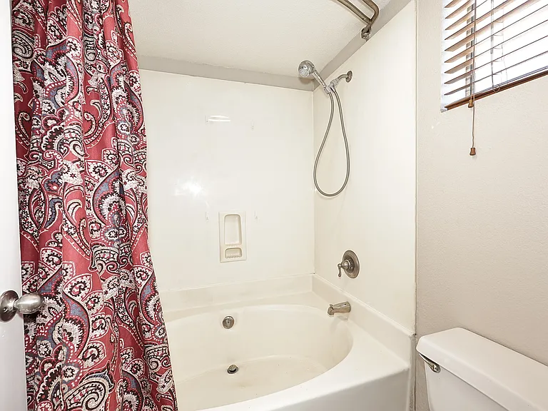 8935 W Windsor Ave — Photo 26
