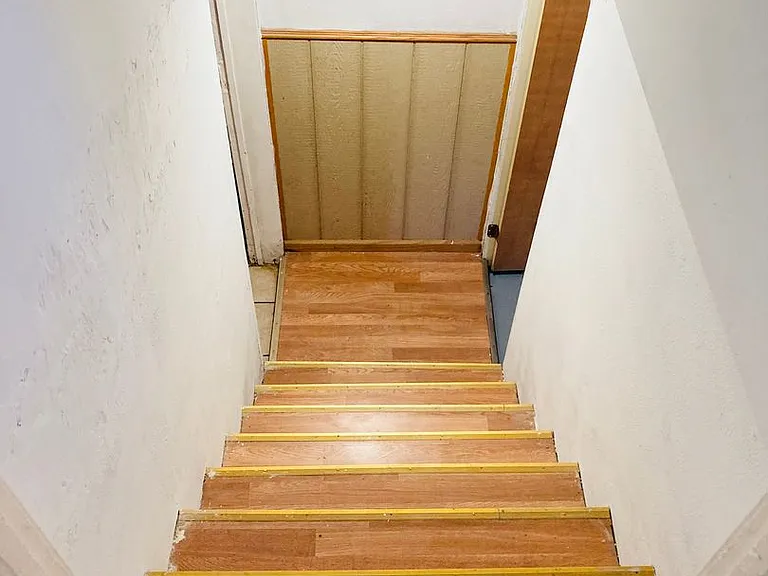320 W Elm St — Photo 13