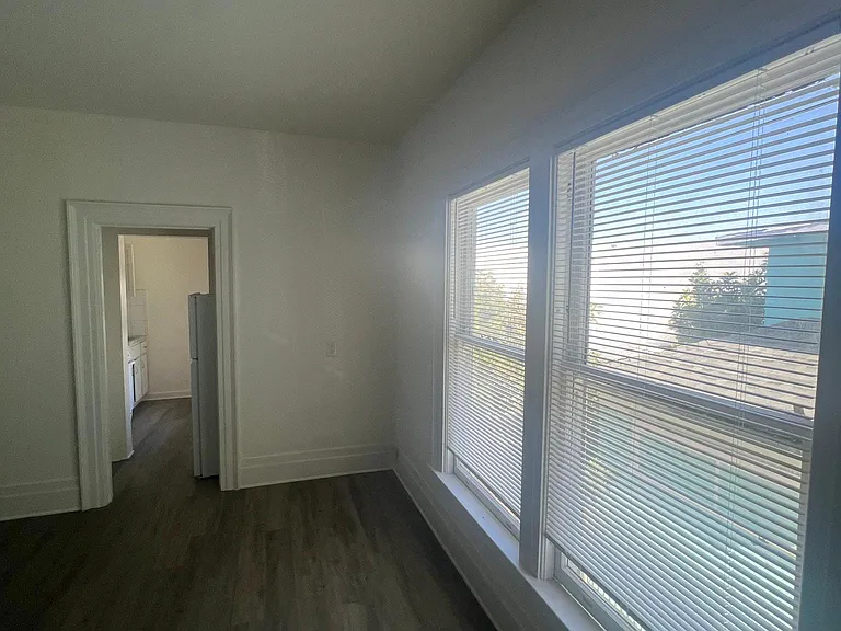 2111 S Union Ave #4 — Photo 11