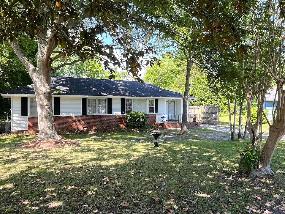1st image of 407 Hickory Court