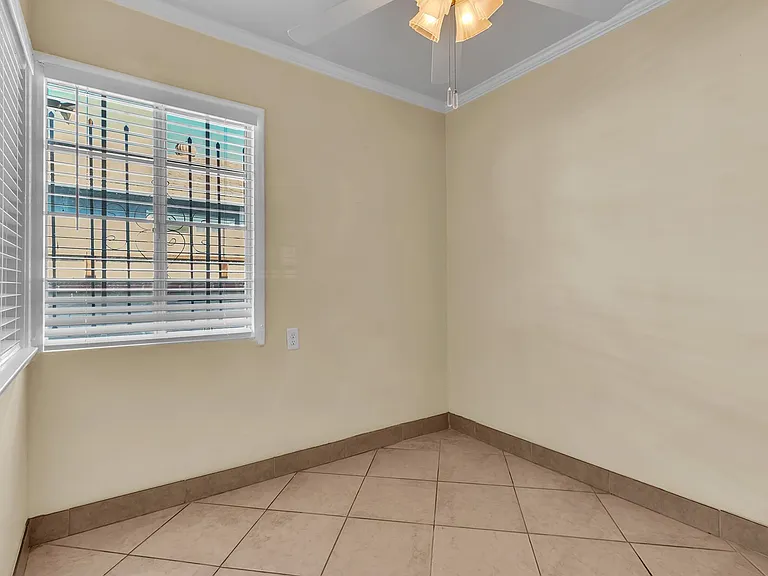 1239 W Carlton Pl — Photo 10
