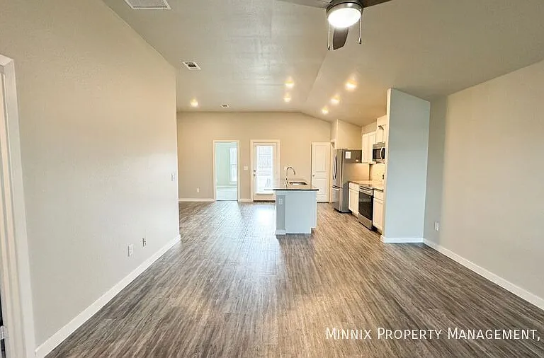 3219 Abbeville Ave — Photo 9