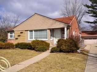 4420 Buckingham Rd, Royal Oak, MI 48073