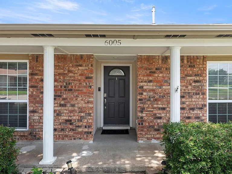 6005 Blair Oaks Dr — Photo 3