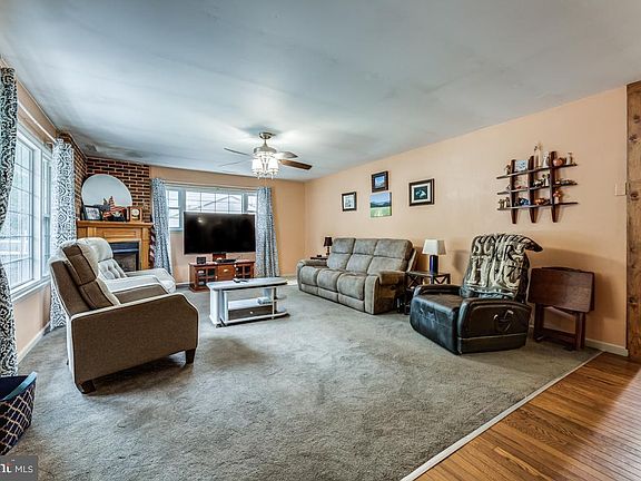 2nd image of 6809 Woodcock Ln