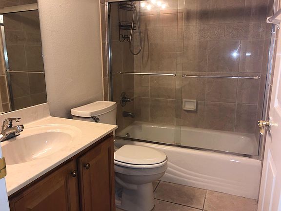 5th image of 774 Bayside Dr