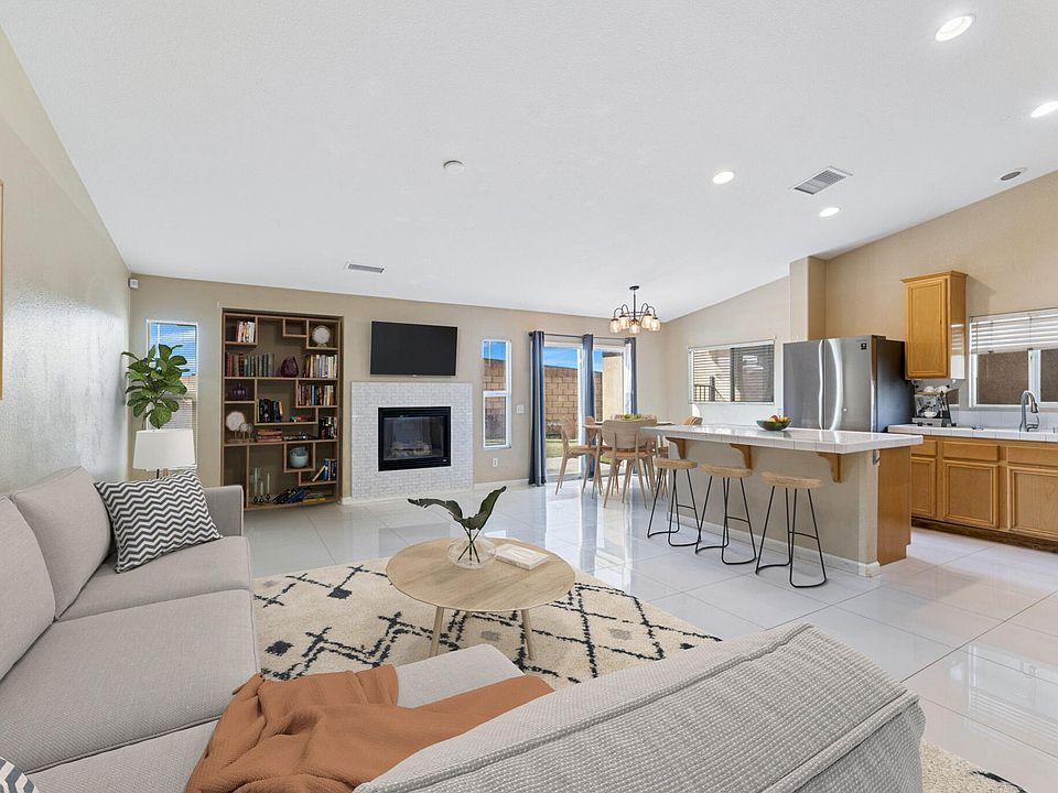 1st image of 48043 San Jacinto Ln