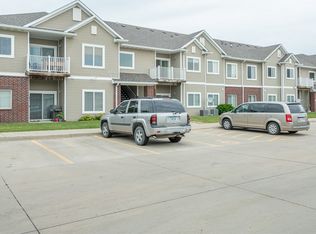 1301 N 6th St APT 10, Indianola, IA 50125