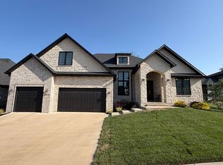 977 E Siler Pkwy, Springfield, MO 65810