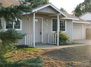 3156 SW Reindeer Ave, Redmond, OR 97756