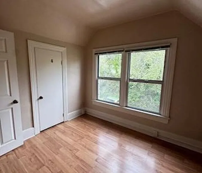 3911 4th Ave NE #D — Photo 8