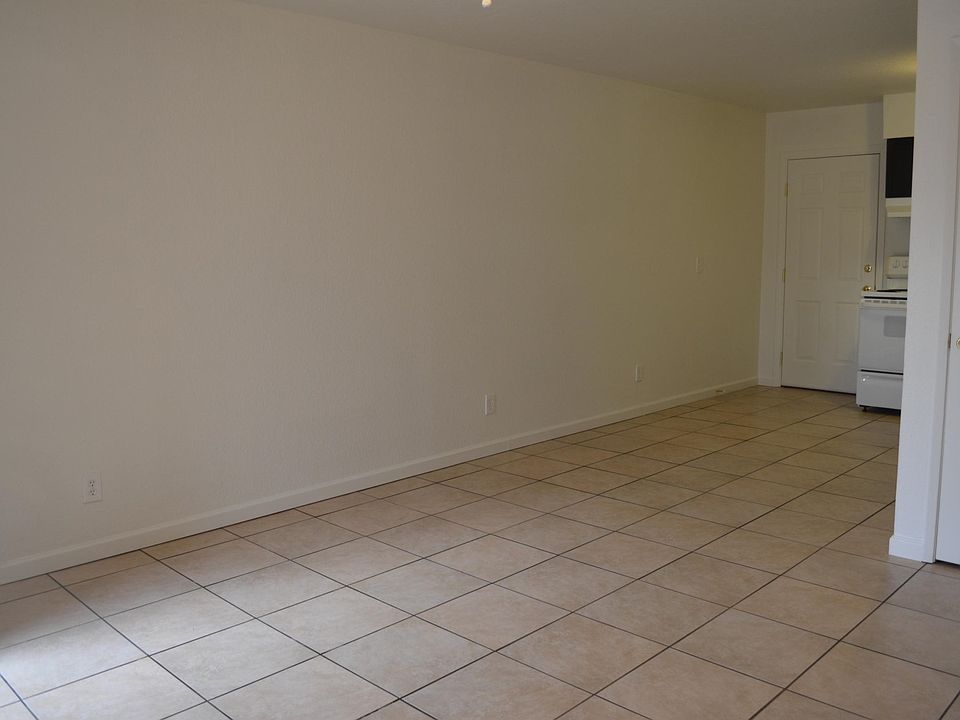 Great space, white bright great room
