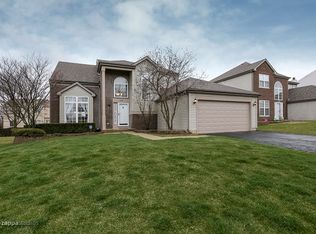 228 Moorehead Dr, Bartlett, IL 60103