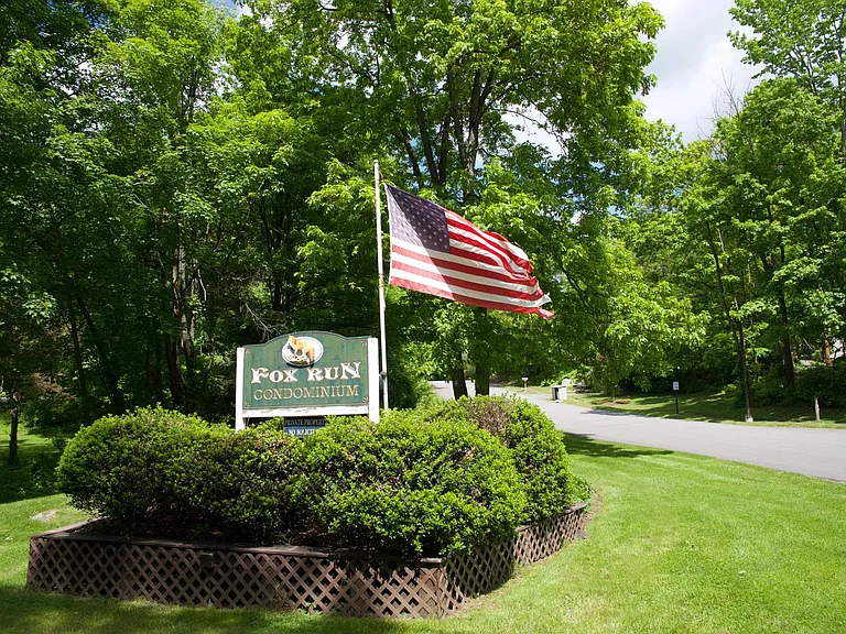 114 Fox Run Ln — Photo 14