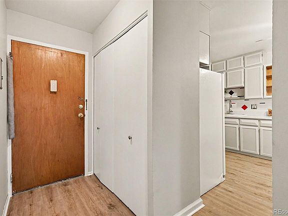 4th image of 615 S Alton Way #7D