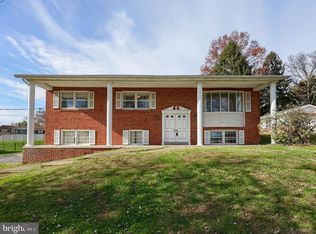 90 Churchill Dr, York, PA 17403