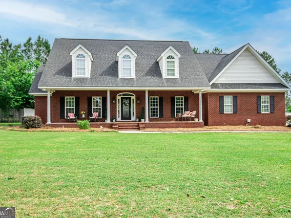 9023 Oakfield Dr, Statesboro, GA 30461