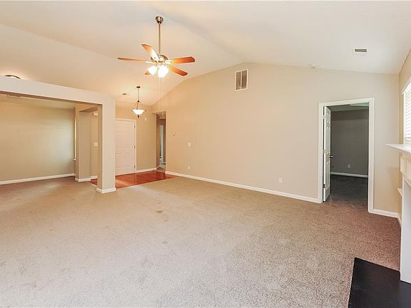 4th image of 246 Augusta Woods Dr