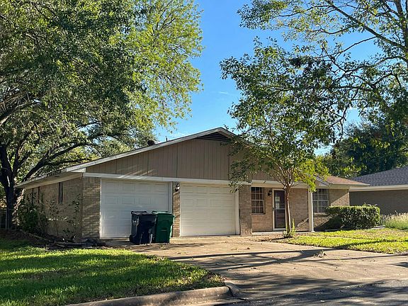 3rd image of 1005 Clearspring Dr