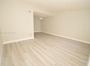 6828 NW 166th Ter, Miami Lakes, FL 33014