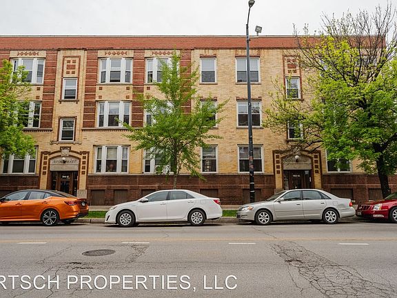 2nd image of 1945 W Montrose Ave #2