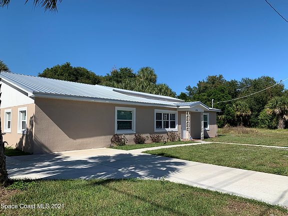 3rd image of 626 S De Leon Ave