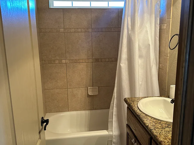 1112 Alma Dr — Photo 32