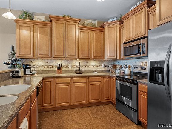 4th image of 184 Plaza Gardens Ct Unit 3E