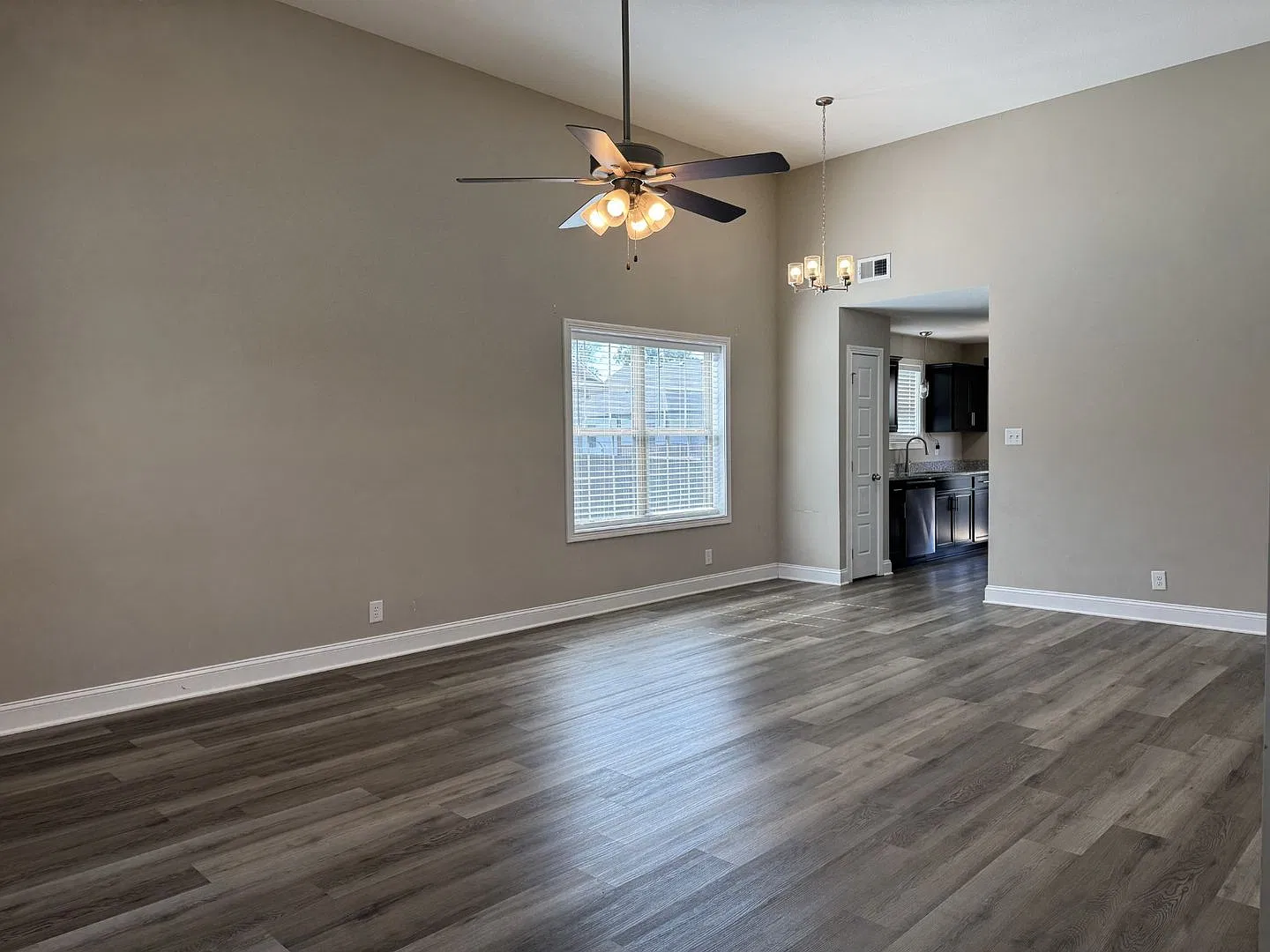 425 Irish Hills Drive — Photo 2