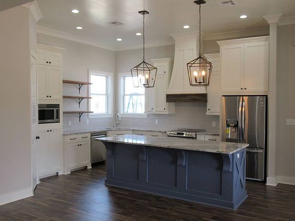 4th image of 16041 Fleur De Lis Dr