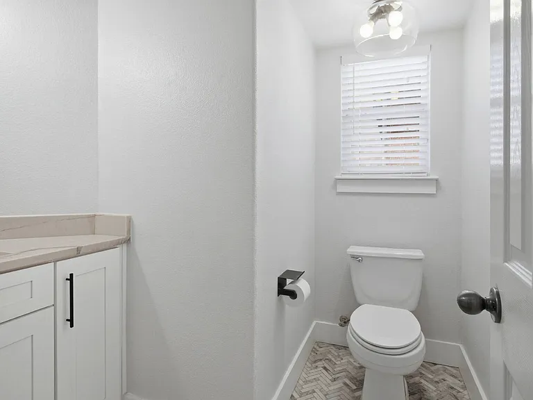 8603 Solano Dr — Photo 23