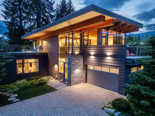 7325 Toni Sailer Ln, Whistler, BC V8E 0E3